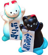 猫と鳶のガチャガチャ写真