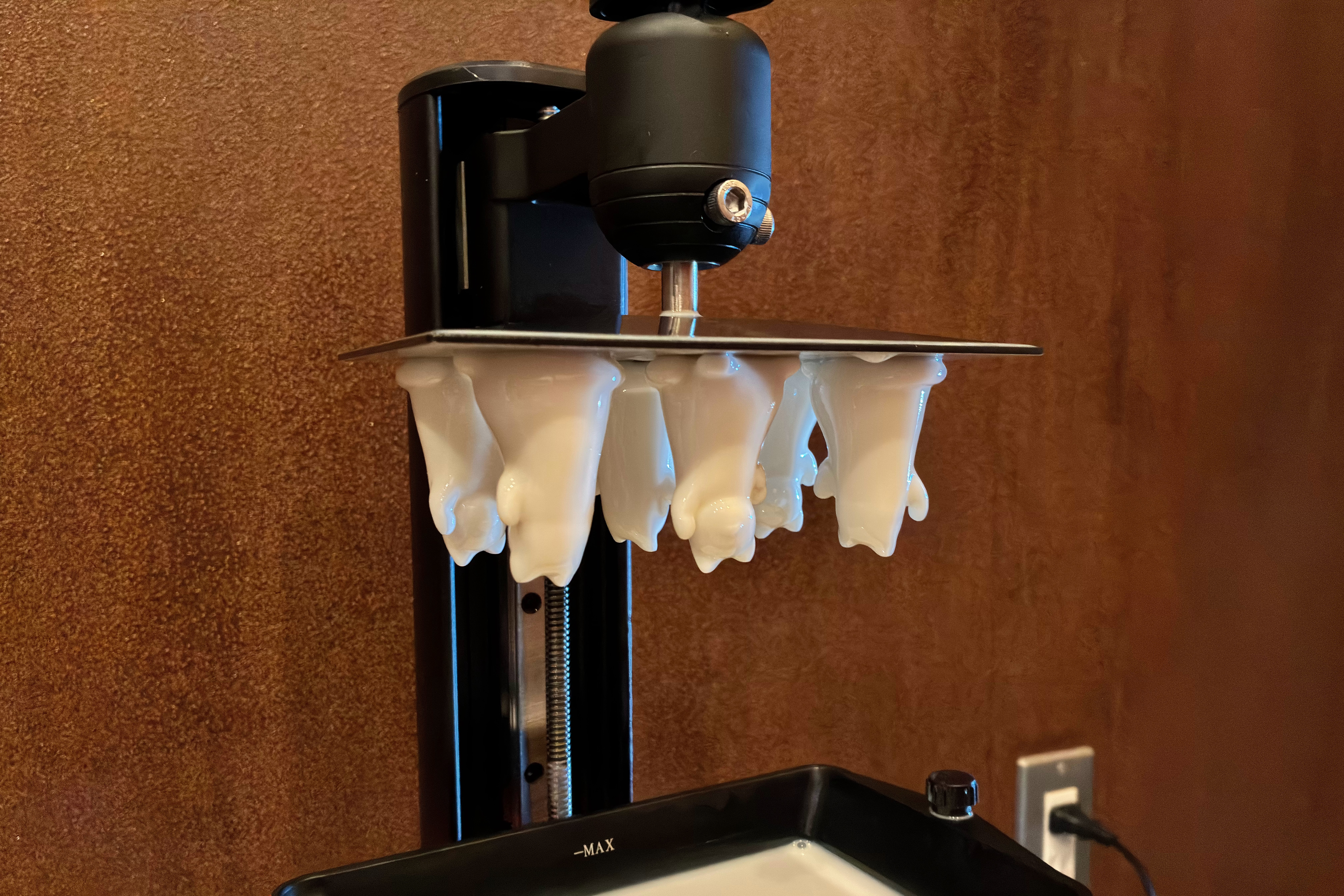 3Dプリンターのプレートに出来たイヤサー猫